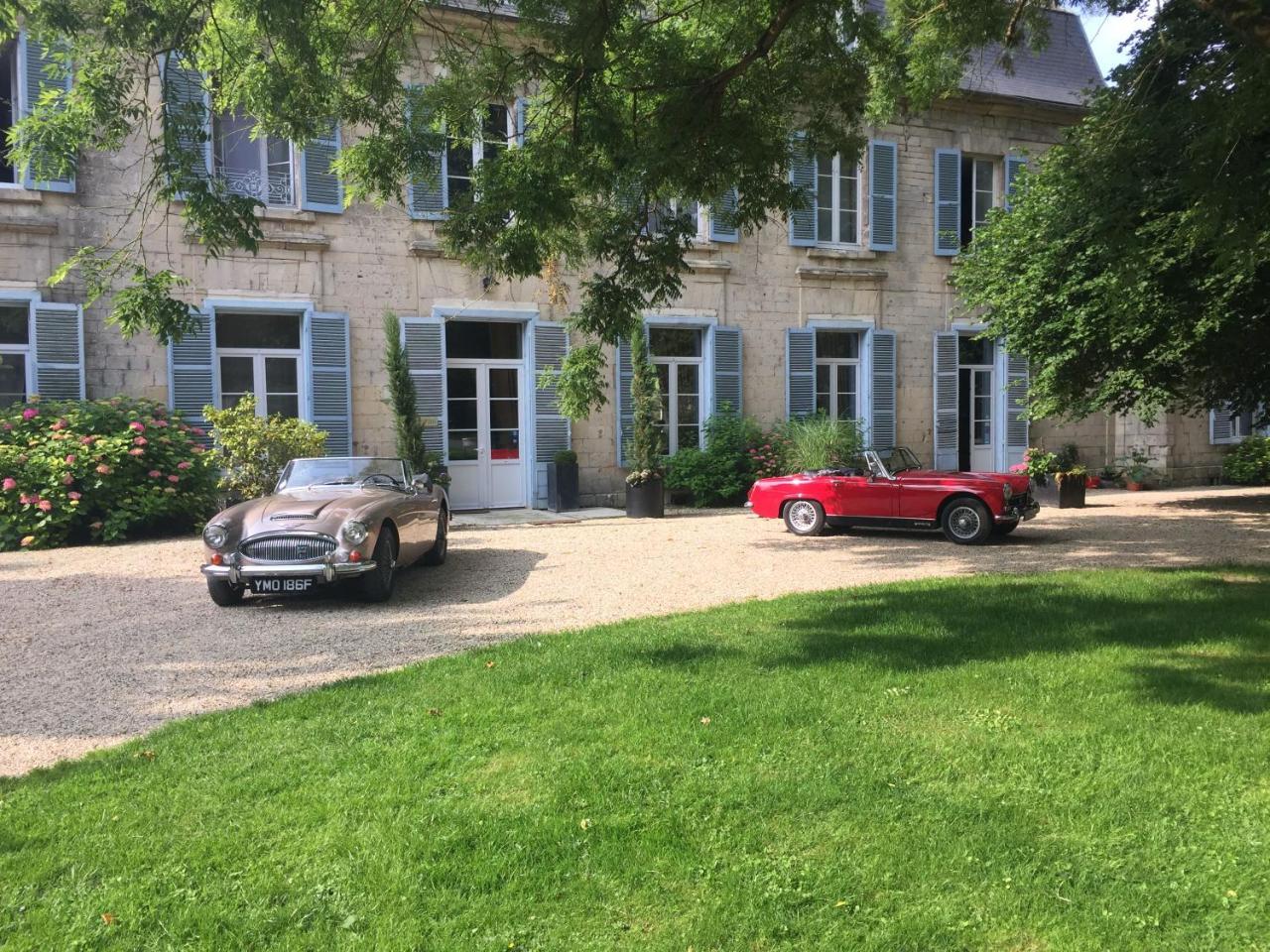 Chateau De Clermont Bed & Breakfast Exterior photo